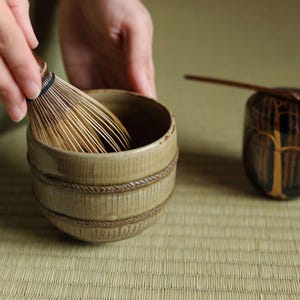 Fine green tea bowl Japanese antique CHAWAN Rikyu利休 like bale shaped handmade Matcha Cup Tea Ceremony with box sign H3.3×3.9in/H8.5×9.8in