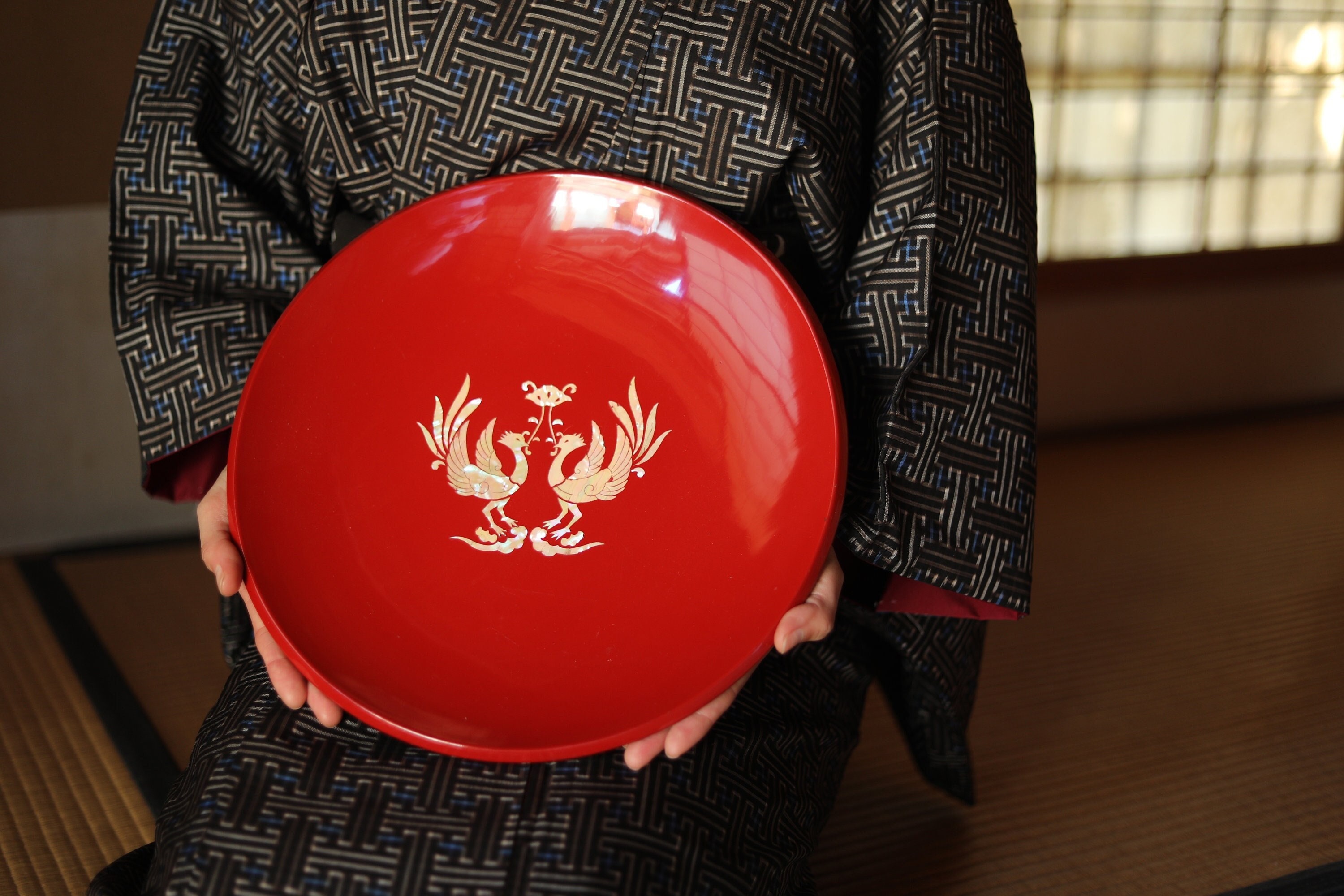 アンティーク和漆盆：赤漆、螺鈿鳳凰、木製（12.6インチ） - Etsy 日本