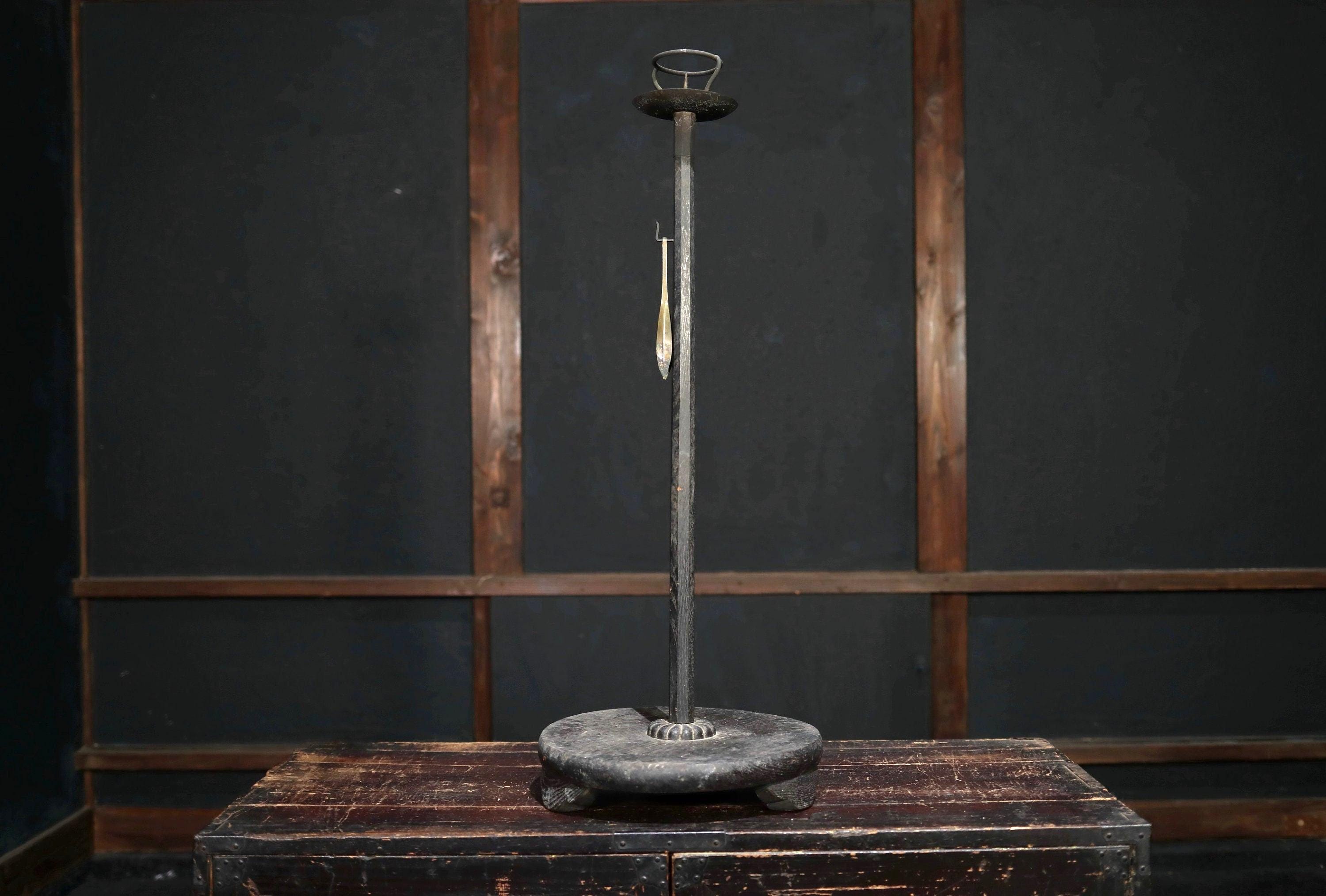 提灯 - 江戸時代の大型アンティーク木製燭台家具（高さ81cm） - Etsy 日本