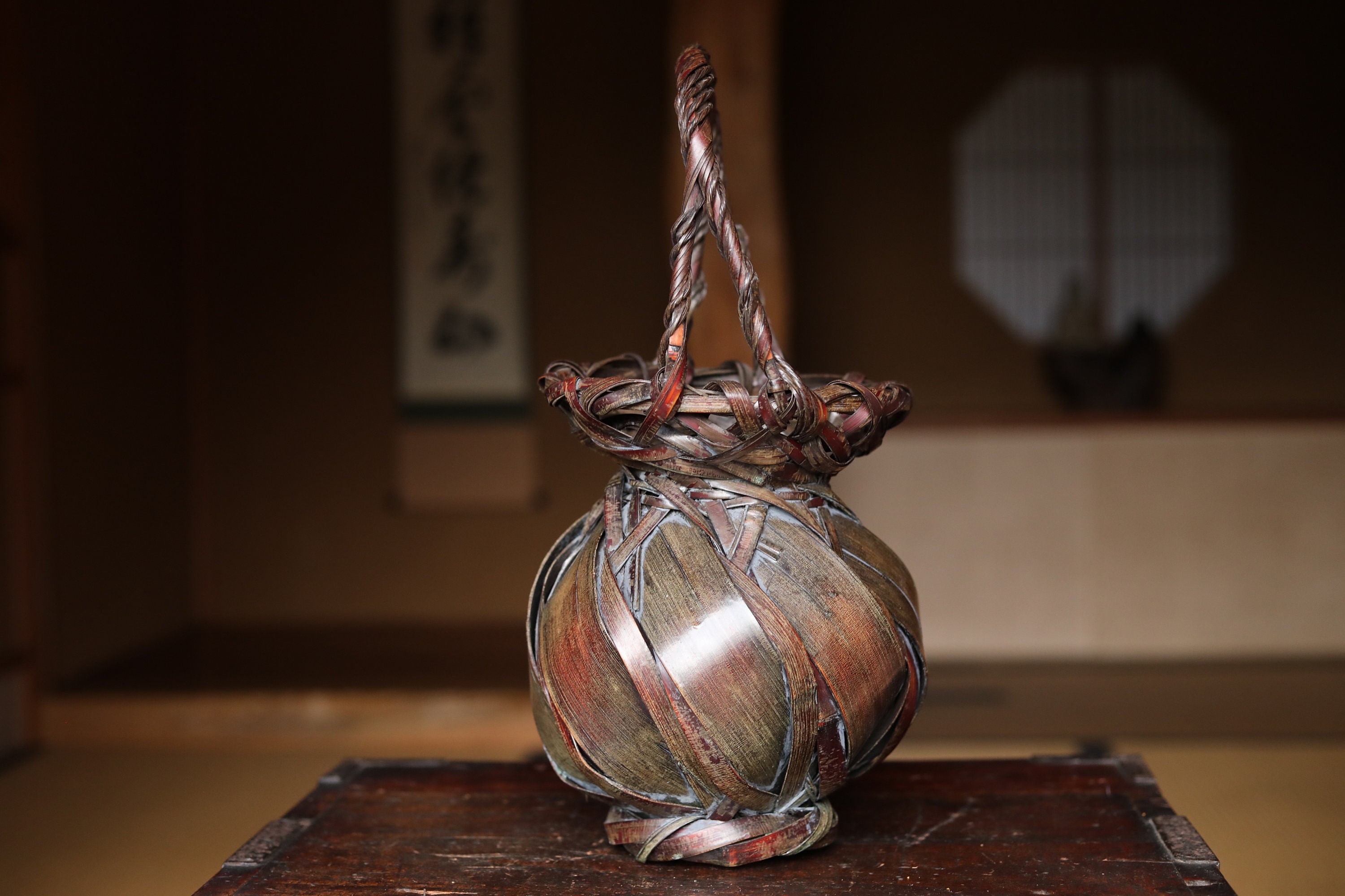 ヴィンテージの日本製竹編み籠、燻し染めの生け花用花籠 - Etsy 日本