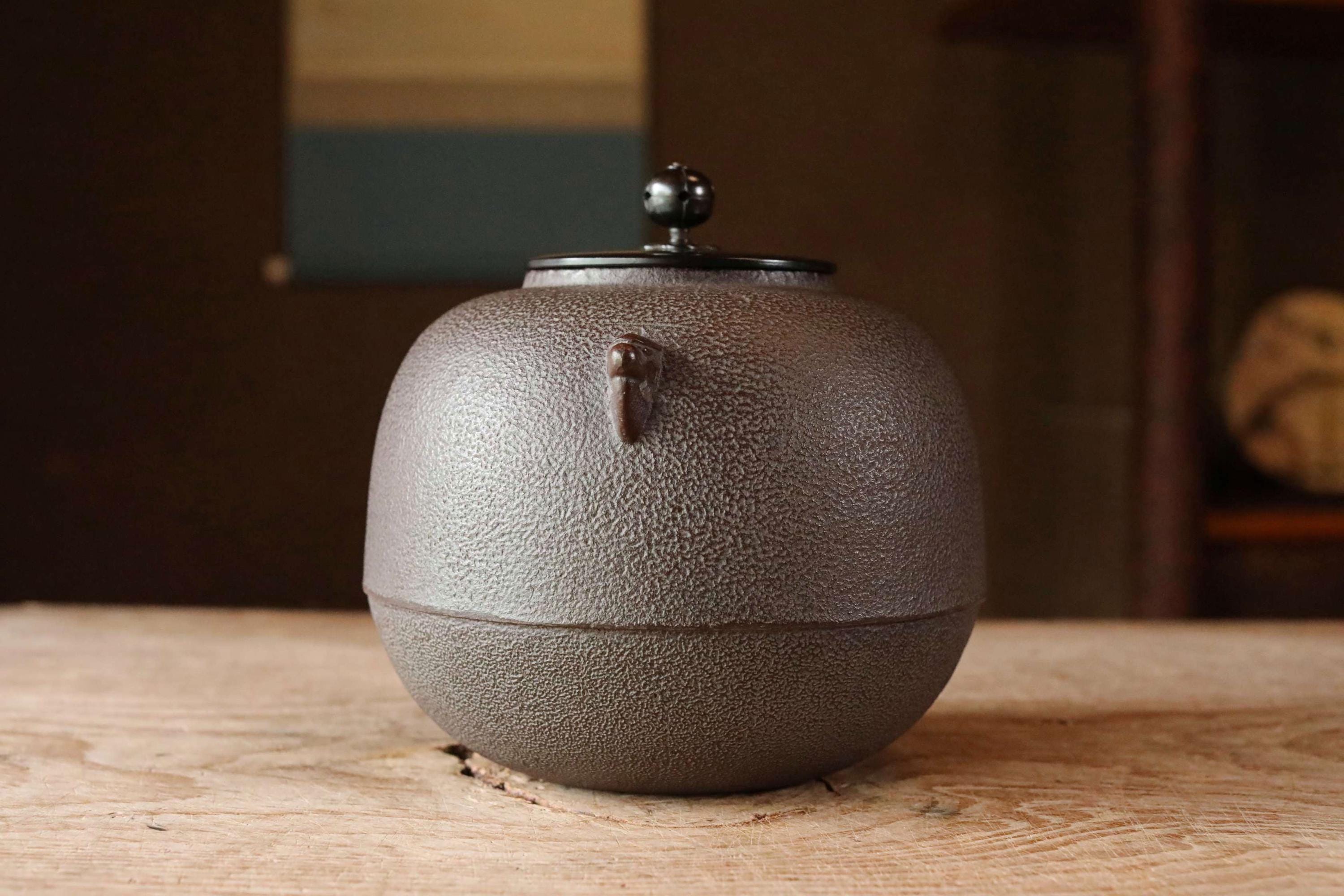 茶釜 鋳鉄製茶釜 景天銘箱入り 茶道用 丸釜 - Etsy 日本