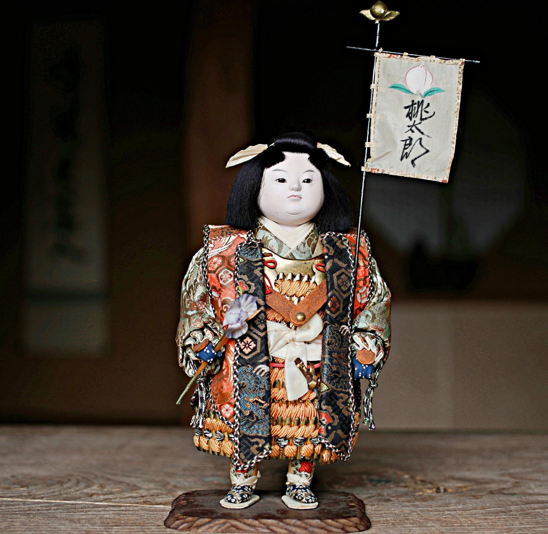1960年代ヴィンテージ歌舞伎人形：「桃太郎モンスターハンター」、木製