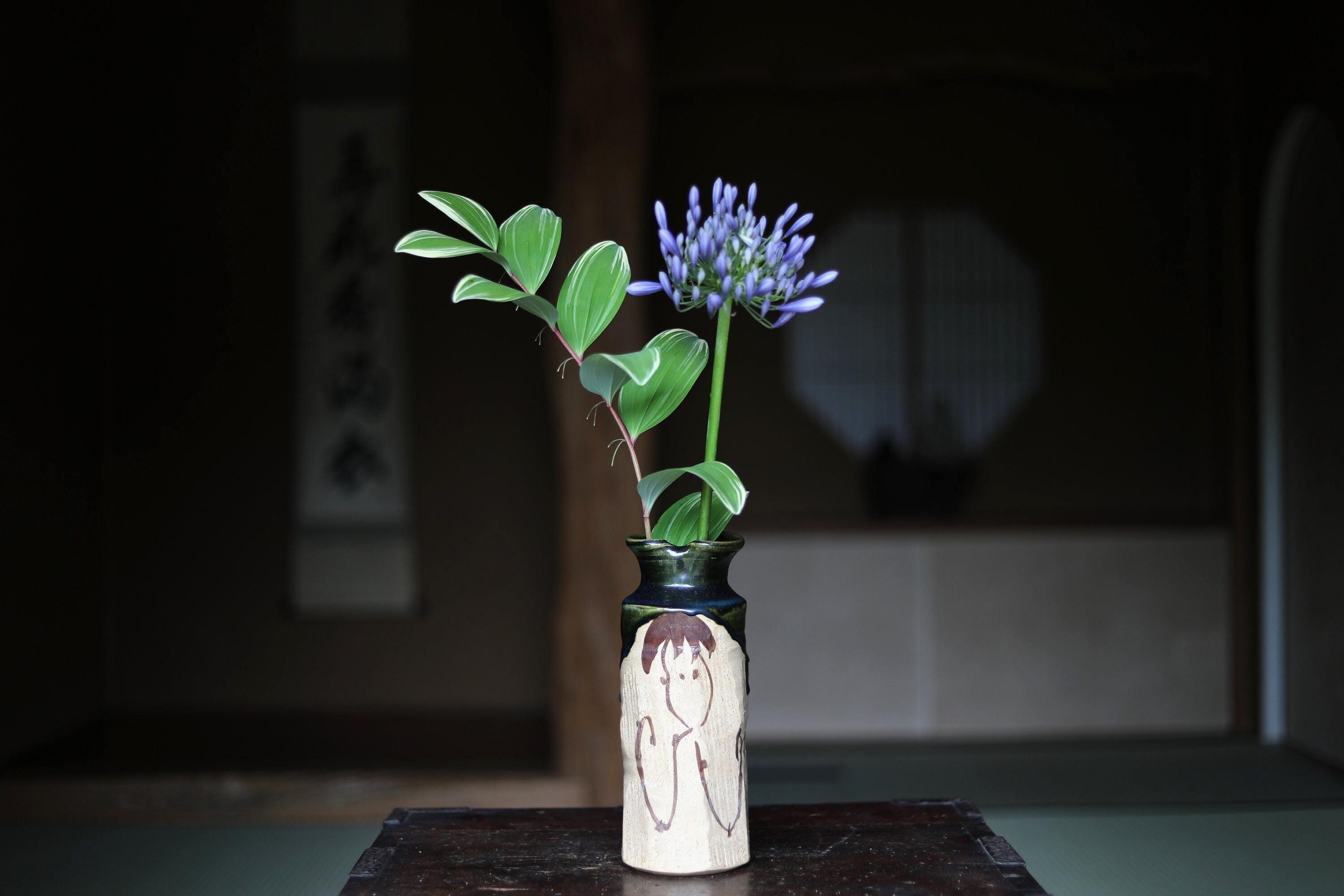 織部焼 - ヴィンテージ花瓶：日本の陶器製生け花、ハンドメイド、緑釉