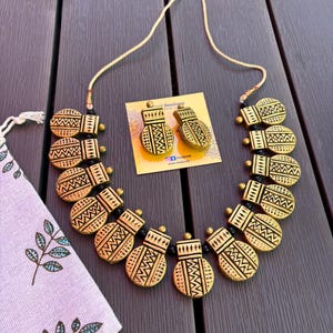 Gold Tone Terra-cotta Necklace: Indian Clay Jewelry Set afbeelding 2