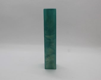 Penna in resina verde menta e perla vuota 5"x1"x1"