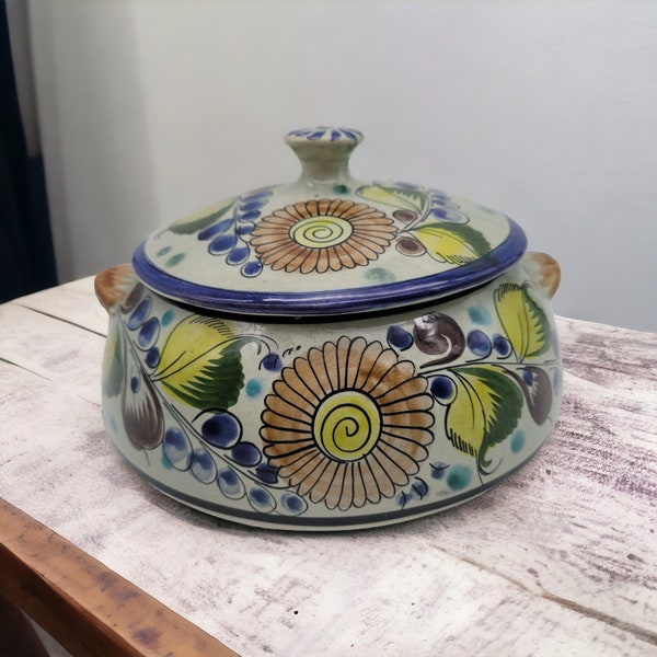 Tonala Pottery Casserole Dish Bowl with Lid Cat 359 Flowers Boho Cottage Granny