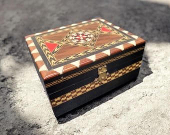 Inlaid Wood Trinket Box Taller de Taracea Granada Spain Handmade Marquetry