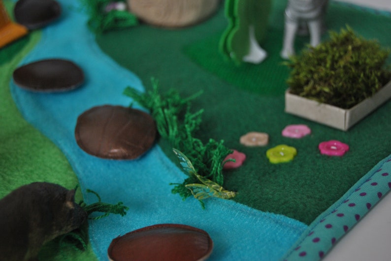 Felt play mat woodland toddler travel game