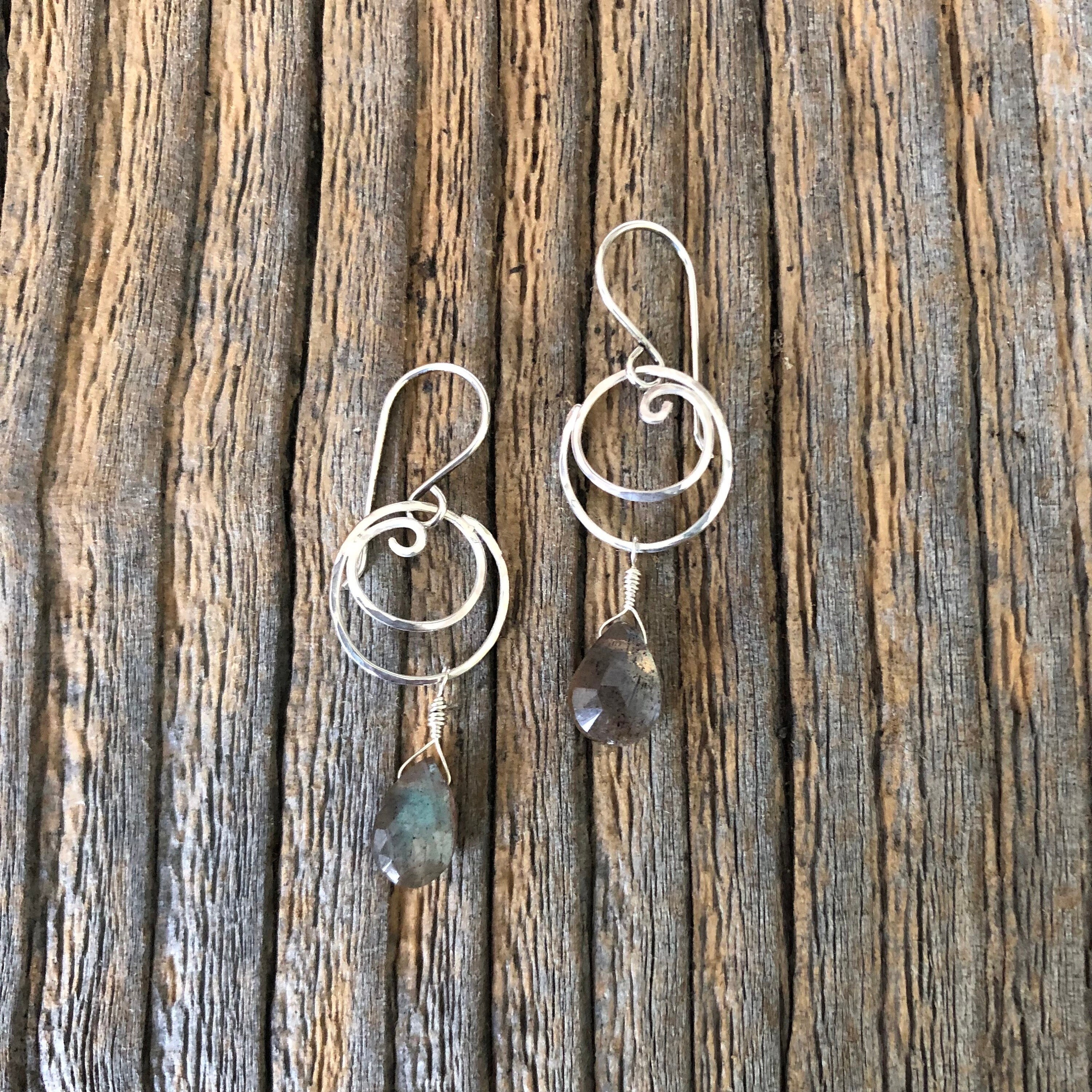 アクセサリー Petit Wave PAIR Pierced Earrings Elsa Peretti®:Wave Earrings | Tiffany & Co. US