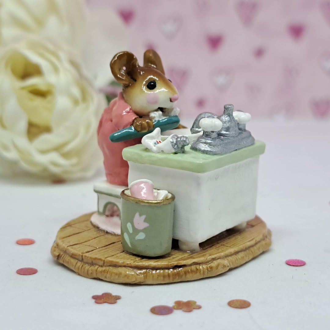 Wee Forest Folk M-248 Pearly Whites (rose), Miniature Mouse