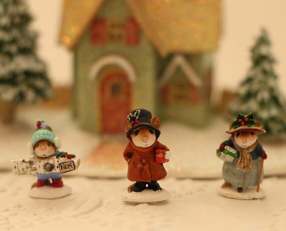 Micro Mouse Figurine, Wee Forest Folk MINI Yule Log Figure M