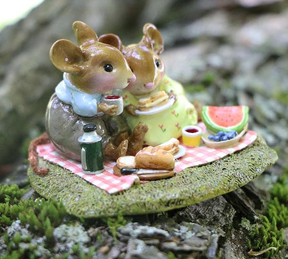 Wee Forest Folk M-370 Just the Two of Us, Miniature Mouse Figurine