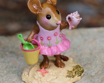 Wee Forest Folk M-487 Conch Quest, Miniature Mouse Figurine at the beach