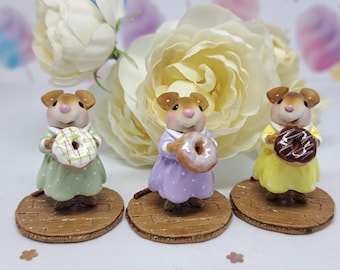 Wee Forest Folk Traveling Mouse M-110 Annette Petersen - Etsy