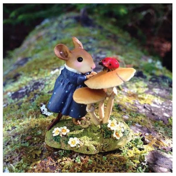 Wee Forest Folk M-581 Ladybug Chat - Miniature Mouse Figurine