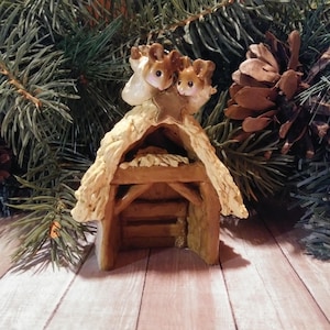 Wee Forest Folk Nativity M-144 Pageant Stable, Miniature Mouse Figurine
