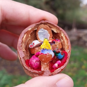 Miniature, Walnut Shell Art, Doll House, Gift for Girl, Miniature Scene, Gift for Christmas