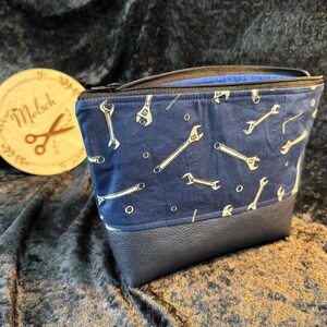 Täschchen Kosmetiktasche Kulturtasche Maskentasche Portemonnaie schminktasche Bart Männer Werkzeug blau Werkstatt Unikat Zange handmade