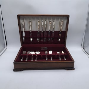 Silverplate Flatware Set for 8 in Box by Simeon George (Oneida) -Pendant