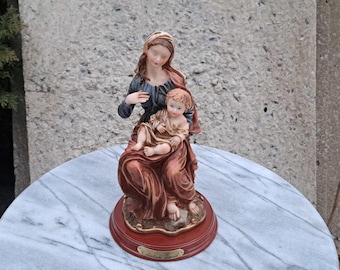Statue of Holy Mary With Jesus