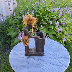 Papua New Guinea Pen Holder Statue