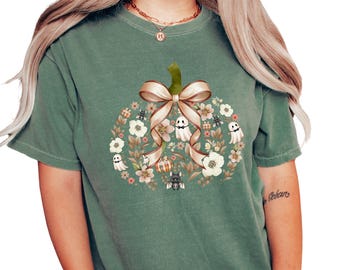 Coquette Halloween Pumpkin Comfort Colors Shirt, Cute Ghost Tee, Women's Fall Graphic Shirt, Floral Halloween Bow Tee
