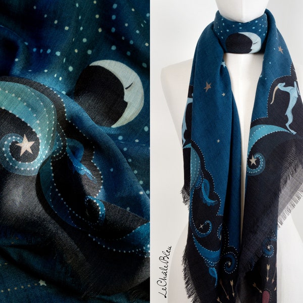 Foulard laine, soie, cachemire "Belle comme la Lune" Bleu Paon. Châle écharpe imprimé étoiles, dessin exclusif céleste Le Châle Bleu, France