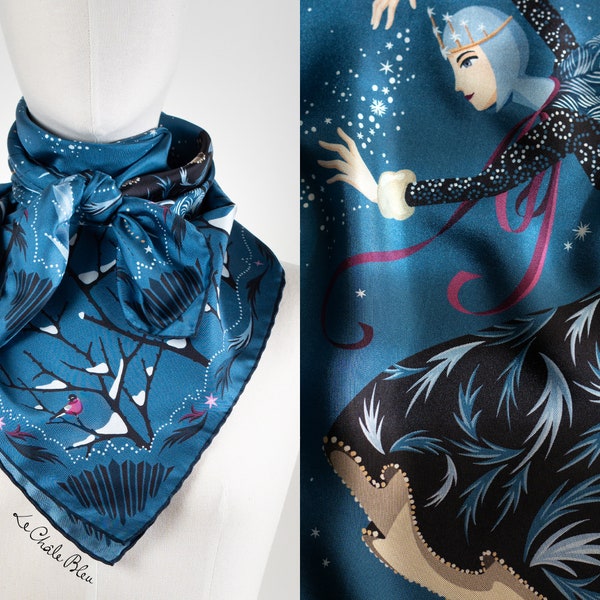 Grand foulard carré en soie "Les Quatre Sœurs. L’Hiver", Bleu. Imprimé Reine Hiver, Lune, Soleil : dessin exclusif par Le Châle Bleu, France