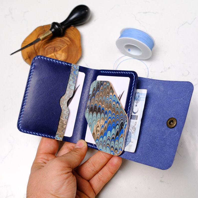 Cartera de cuero de hombre colorido para el día del padre, billetera de bolsillo frontal minimalista, regalo para él, tarjetero personalizado, billetera plegable azul imagen 1