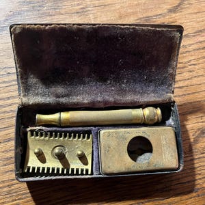 Vintage Gold Gillette Safety Razor Set