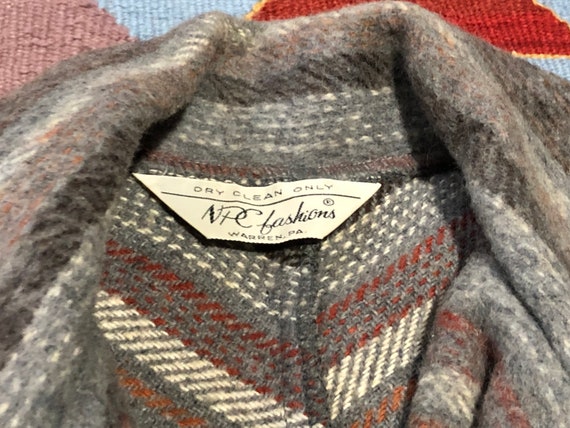 Vintage 70s NPC Fashions Wool Cape Toggle Button … - image 2