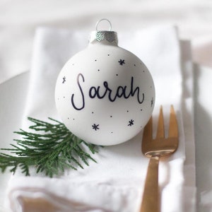 Handgeschreven kerstballen van glas, gepersonaliseerd met gewenste tekst, kerstboomversiering met naam, in geschenkverpakking