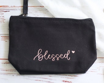 Kosmetiktasche | Kulturbeutel mit Aufdruck "blessed" | in verschiedenen Farben und Größen | individuelle Geschenkidee