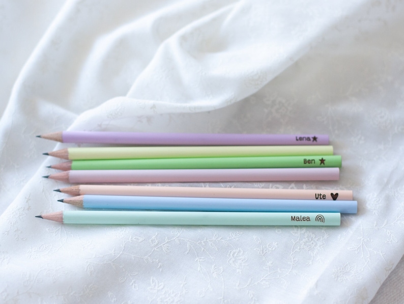Personalisierter Bleistift zur Einschulung Bleistift mit Name graviert Mitgebsel für Kindergeburtstag viele tolle Farben zur Wahl Bild 4