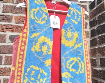 Geüpcycled badstof bodywarmer: rood met fleece gevoerd vest, Britse maat 8-10