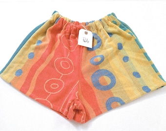 Geüpcycled strandlakenshort: festival-raveshort dames 8-10