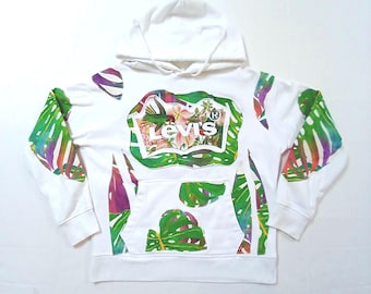 Herwerkte Levi's-hoodie: geüpcycled streetwear-sweater, maat Small