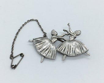 Vintage massief zilveren broche uit de jaren 40 van twee ballerina's - ontworpen door Frederick Massingham