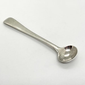 Antique Georgian sterling silver mustard / condiment spoon - Old English pattern