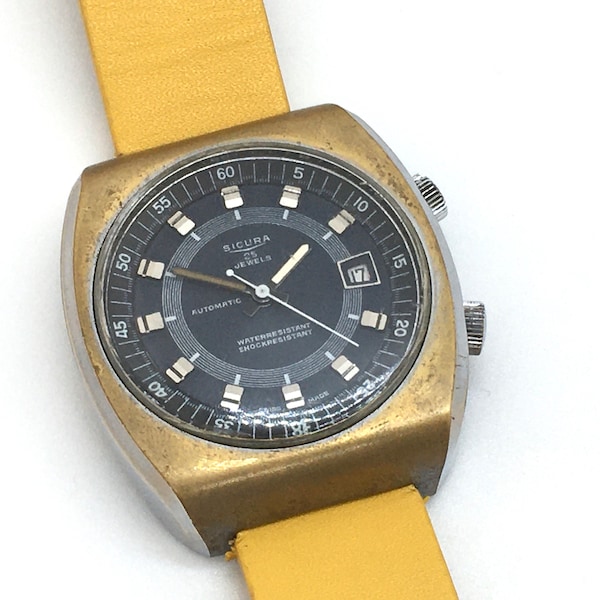 Vintage Mens Sicura (Breitling brand) 25 Jewel Automatic Divers Style Wristwatch with yellow leather strap - Working