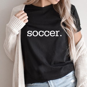Fußball Shirt, Fußball Fan TShirt, Spieltag T Shirt, Fußball Mama T-Shirt, Fußball Saison Grafik Tee, Fußballspiel, Fußball Papa