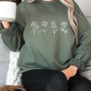 Custom Birth Month Birth Flower Sweatshirt, Gift for Her, Flower TShirt, Sentimental Gift Idea, Valentines Day, Perfect Mothers Day Gift