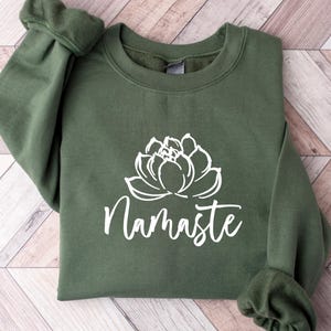 Namaste Lotus Flower Sweatshirt – Mindful Yoga Crewneck, Spiritual Gift, Meditation Pullover, Boho Zen Vibes, Relaxed Fit Unisex