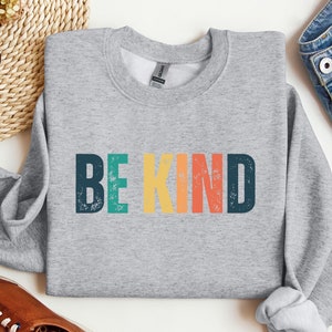 Moletom Escolha a Gentileza, Moletom com Gola Redonda "Professor Seja Gentil", Moletom para Professor, Camiseta com Afirmação Positiva, Camisetas para Professores em Grupo, Volta às Aulas