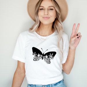 Butterfly Shirt for Women, Butterfly Graphic Tee, Women&#39;s Graphic Tees, Boho Shirt, Festival Shirt, Hippie Shirt, Butterfly T-Shirt