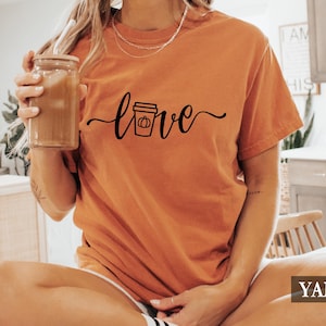 Love Pumpkin Spice Shirt – Fall Graphic Tee for Women, Cute Autumn Shirt, Pumpkin Spice Season Shirt, Coffee Lover Fall T-Shirt, Latte Gift