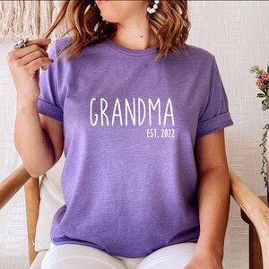Grandma Est 2024 Shirt, Grandma Established Graphic Tee, New Grandma TShirt, New Grandma Gift, Pregnancy Announcement, Grandma to Be