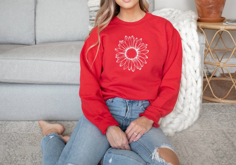 Daisy Sweatshirt, Daisy Women's Crewneck, Wildflower Shirt, Boho Graphic, Floral TShirt, Sweatshirt Active, Gift for Her image 5