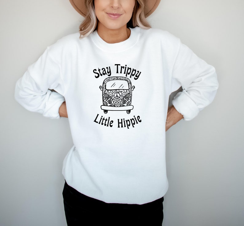 Sudadera hippie Stay Trippy, camiseta de los años 70, camiseta hippie, camiseta bohemia, camiseta con gráficos retro, ropa hippie, ropa hippie, camiseta retro imagen 7