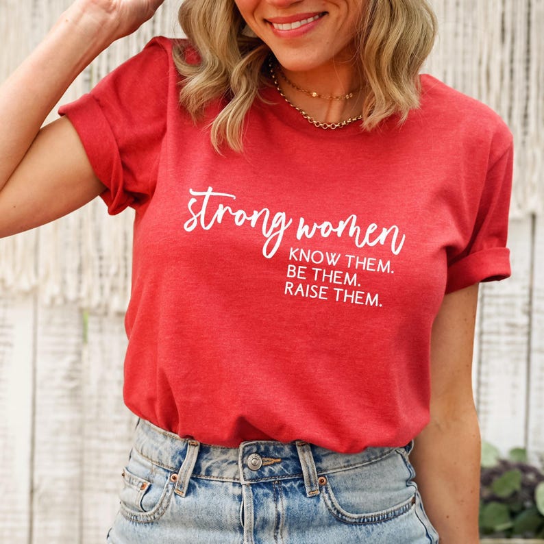 Camiseta "Mujeres Fuertes", "Conócelas, Sé Ellas, Críalas", "Empoderamiento Femenino", "Feminista", "Marcha de las Mujeres", "Entrenamiento para Mujeres Fuertes" imagen 6